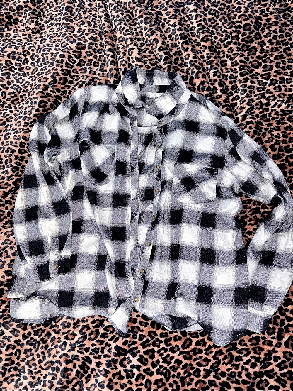 Maurices Checkered Button Down in Black & White XXL Like New